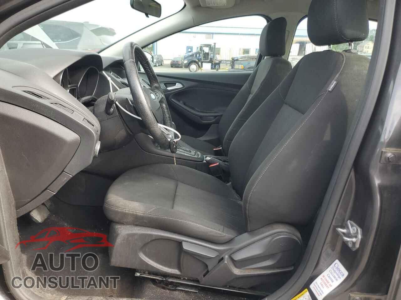 FORD FOCUS 2015 - 1FADP3F26FL386587