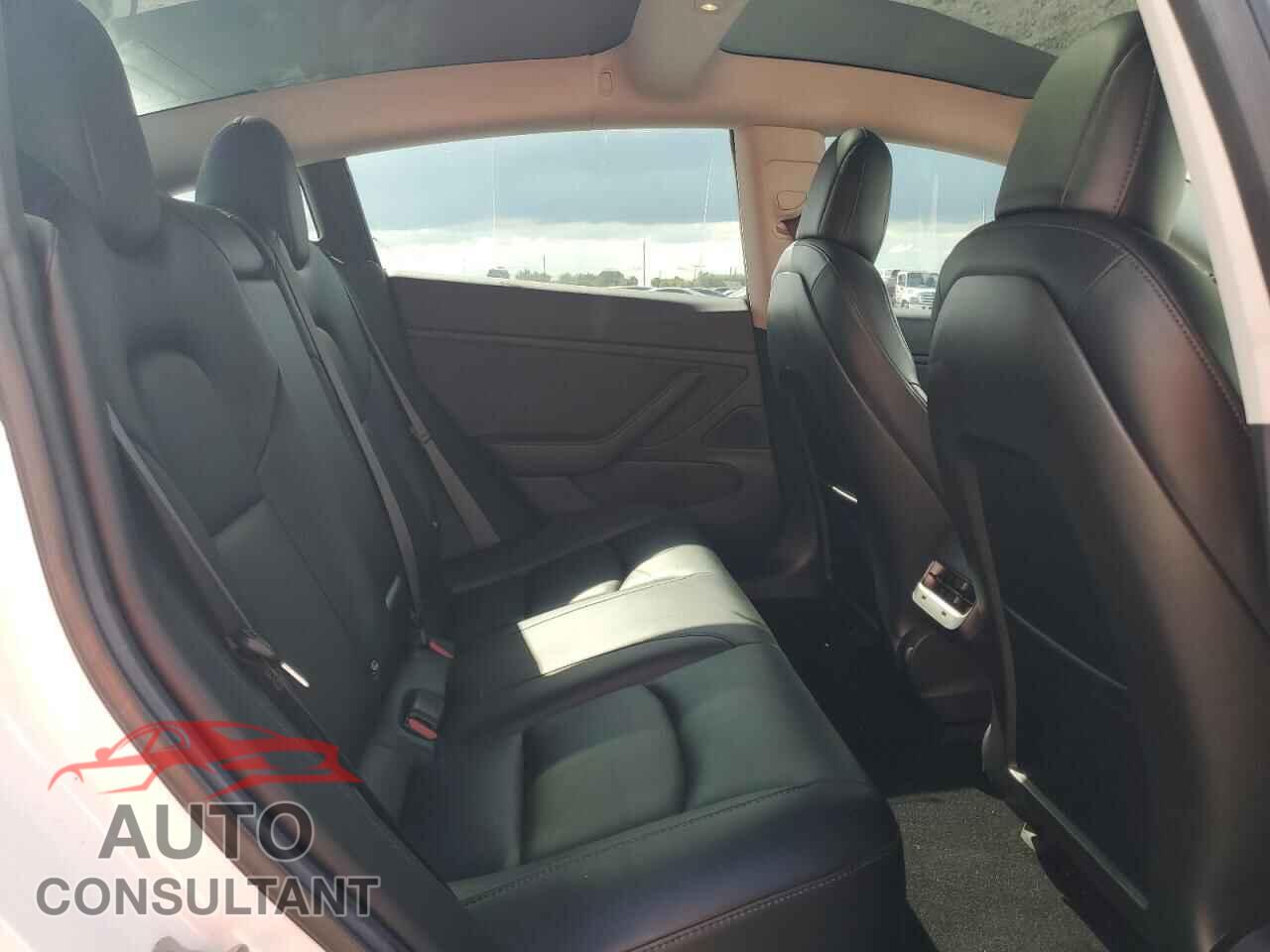 TESLA MODEL 3 2018 - 5YJ3E1EA8JF017251