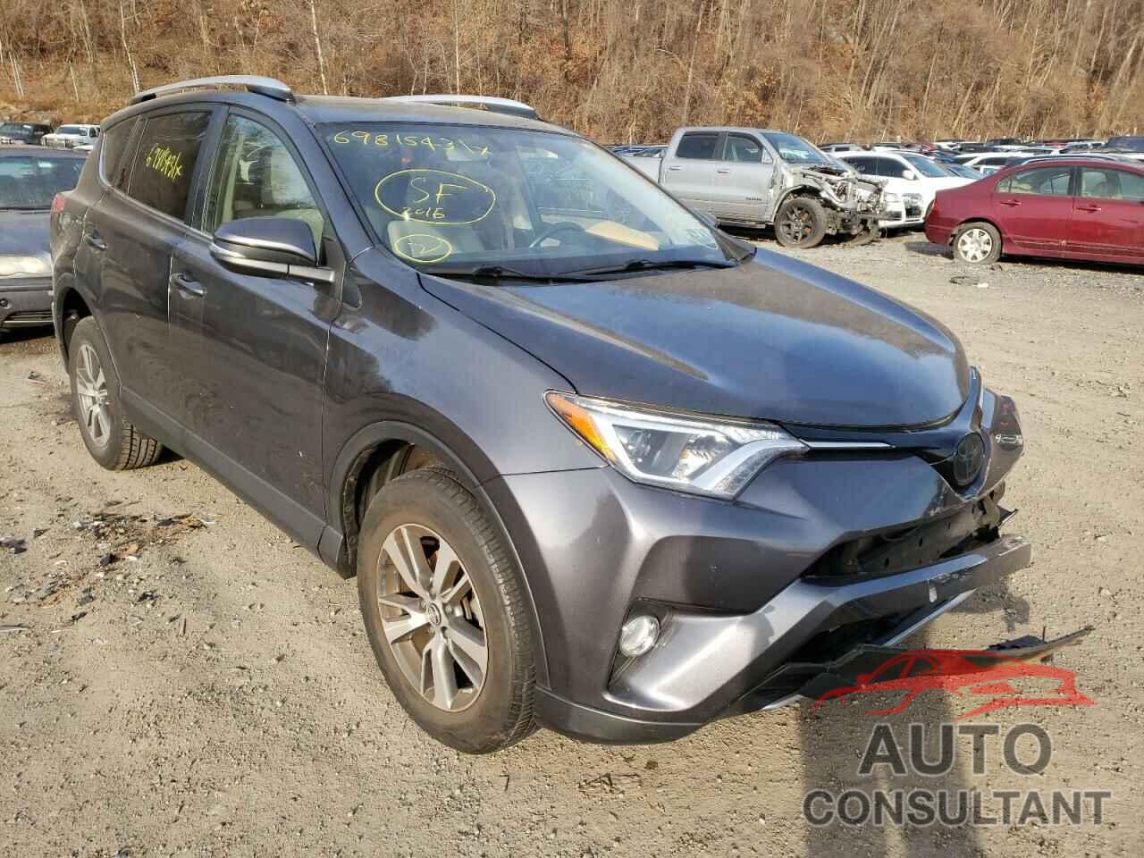 TOYOTA RAV4 2016 - JTMRFREV3GJ061426