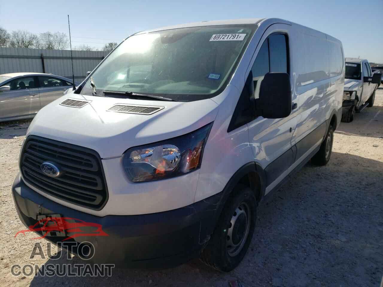 FORD TRANSIT CO 2017 - 1FTYR1ZM2HKA75173