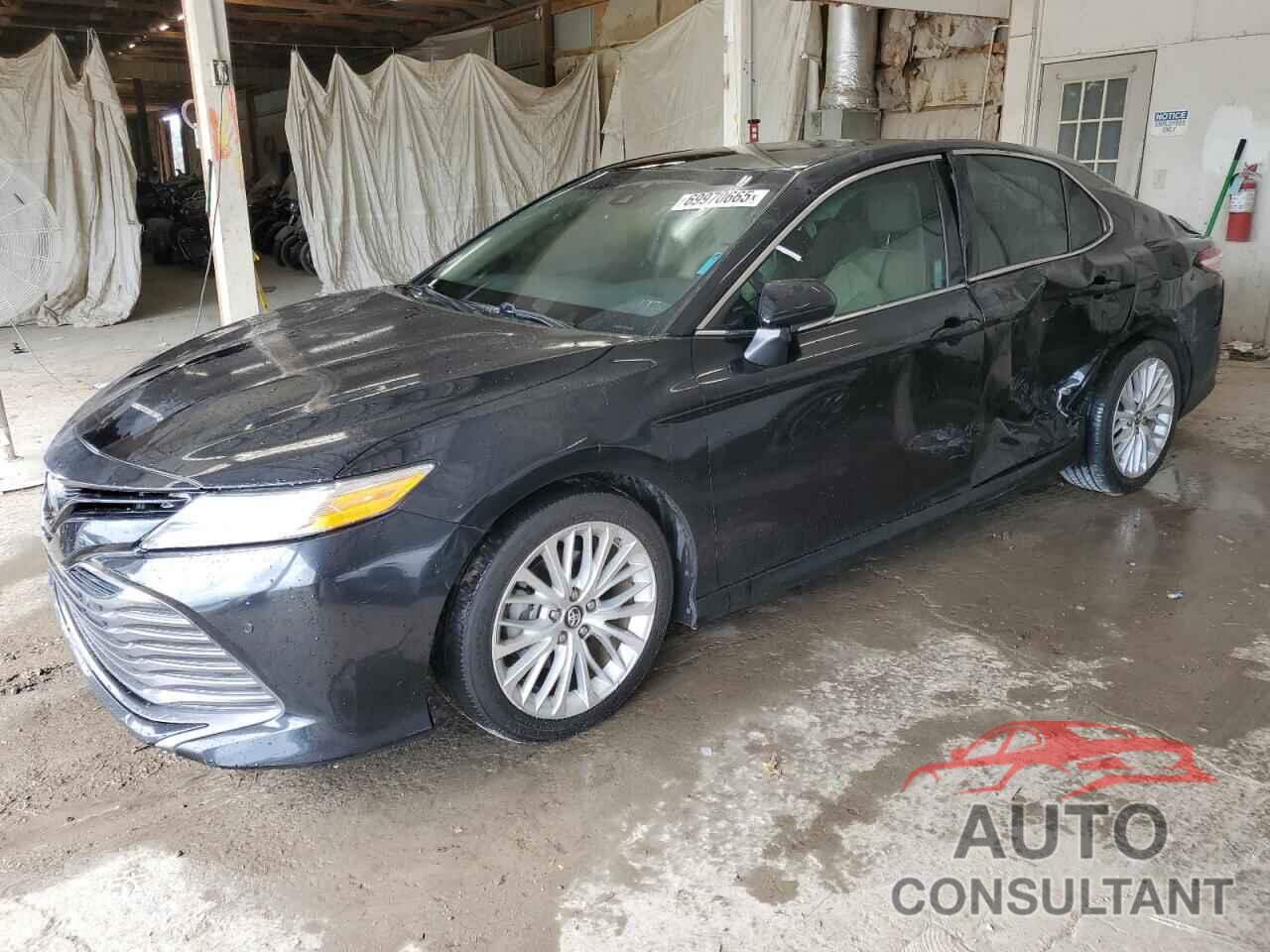 TOYOTA CAMRY 2018 - 4T1B11HK9JU091079