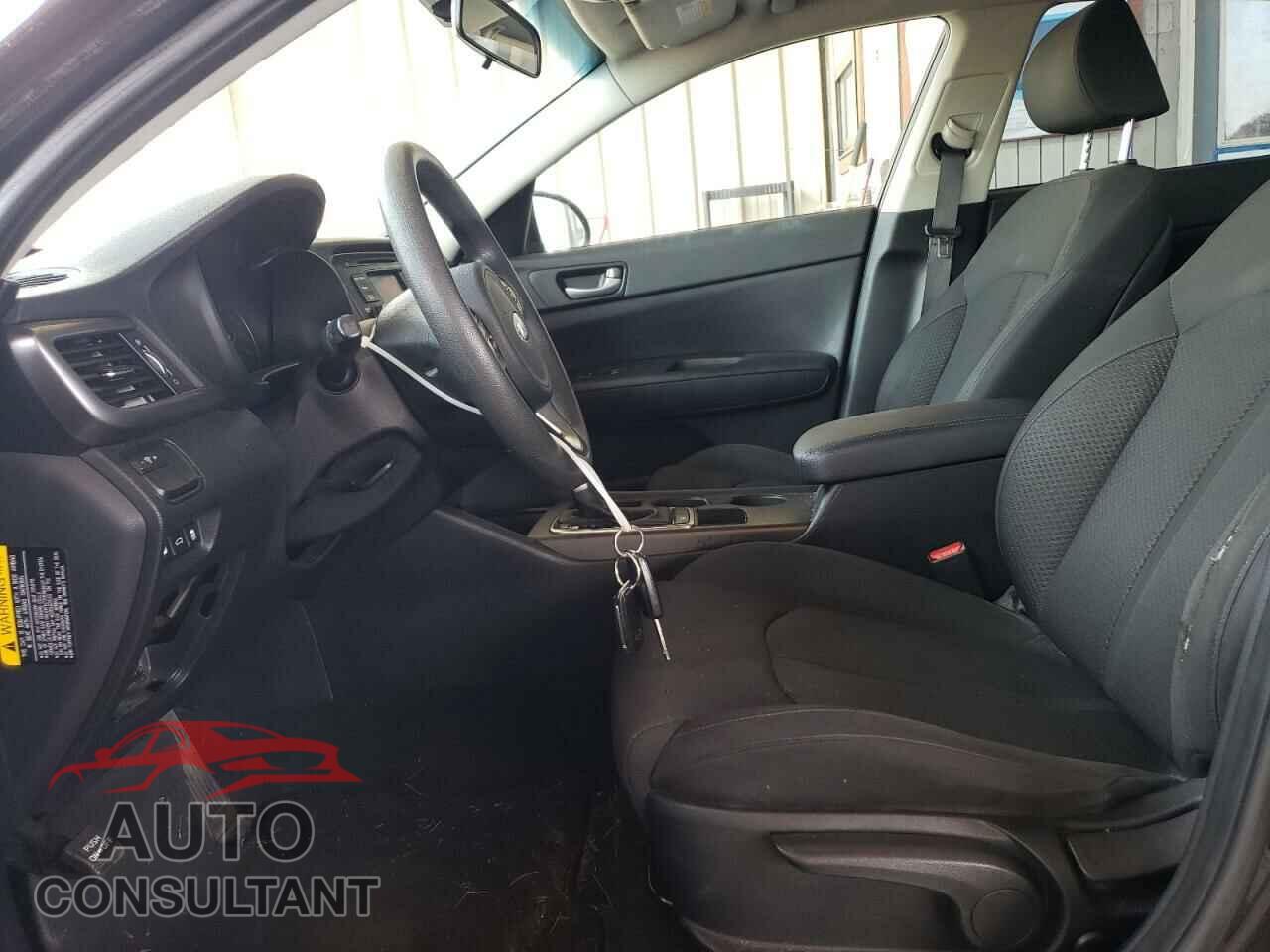 KIA OPTIMA 2017 - KNAGT4L36H5161712