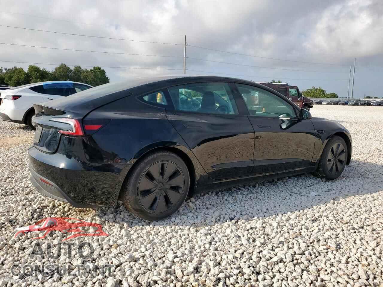 TESLA MODEL 3 2024 - 5YJ3E1EA2RF738872