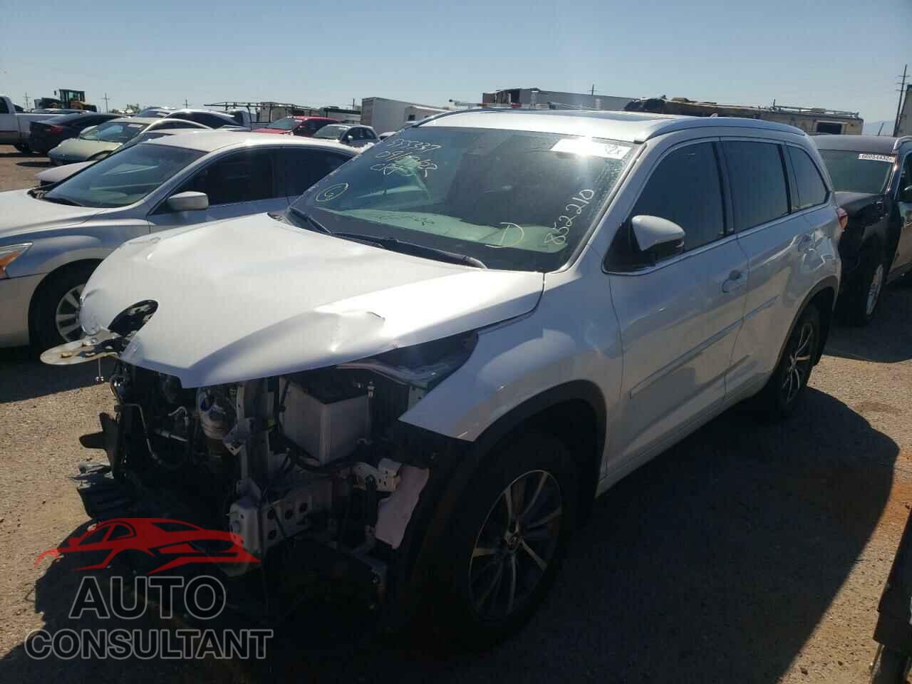 TOYOTA HIGHLANDER 2018 - 5TDJZRFH3JS852210