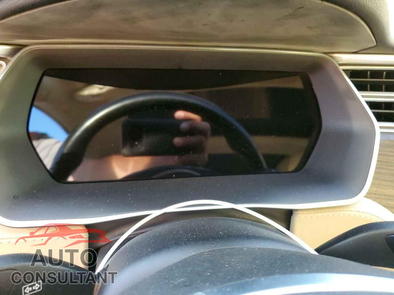 TESLA MODEL S 2015 - 5YJSA1E45FF112083