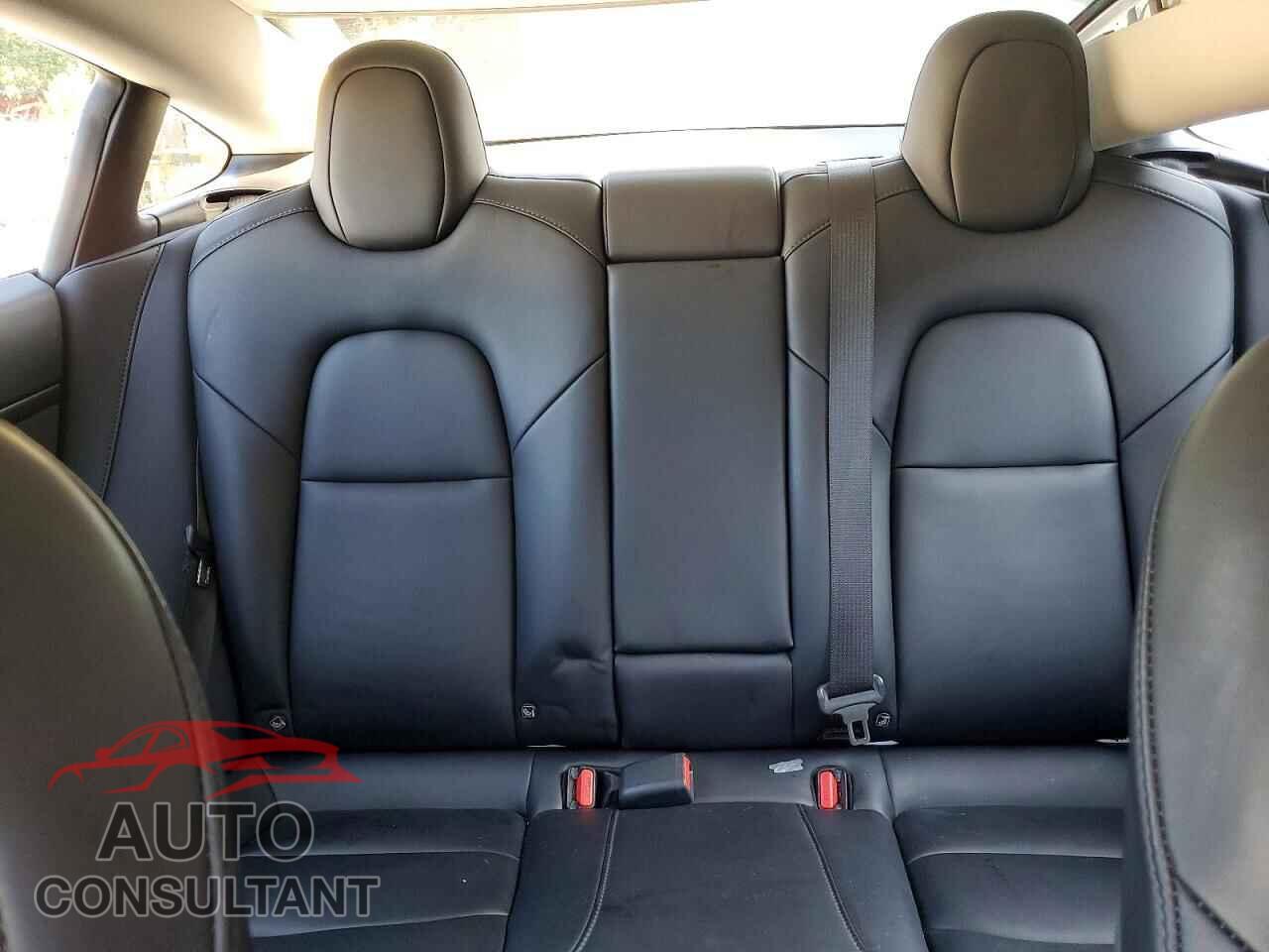 TESLA MODEL 3 2023 - 5YJ3E1EA8PF469810