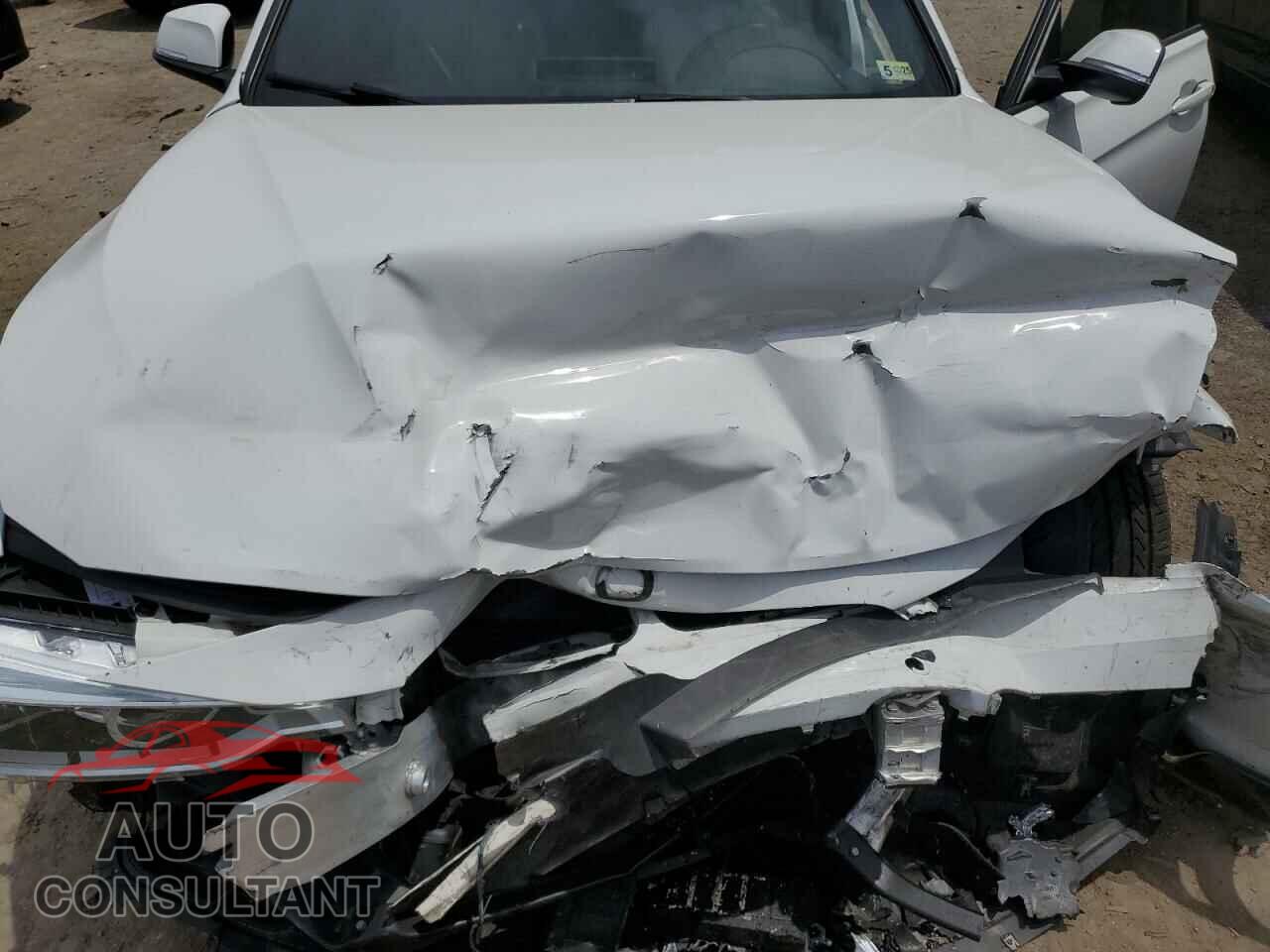 BMW 3 SERIES 2016 - WBA8E3G50GNU02005