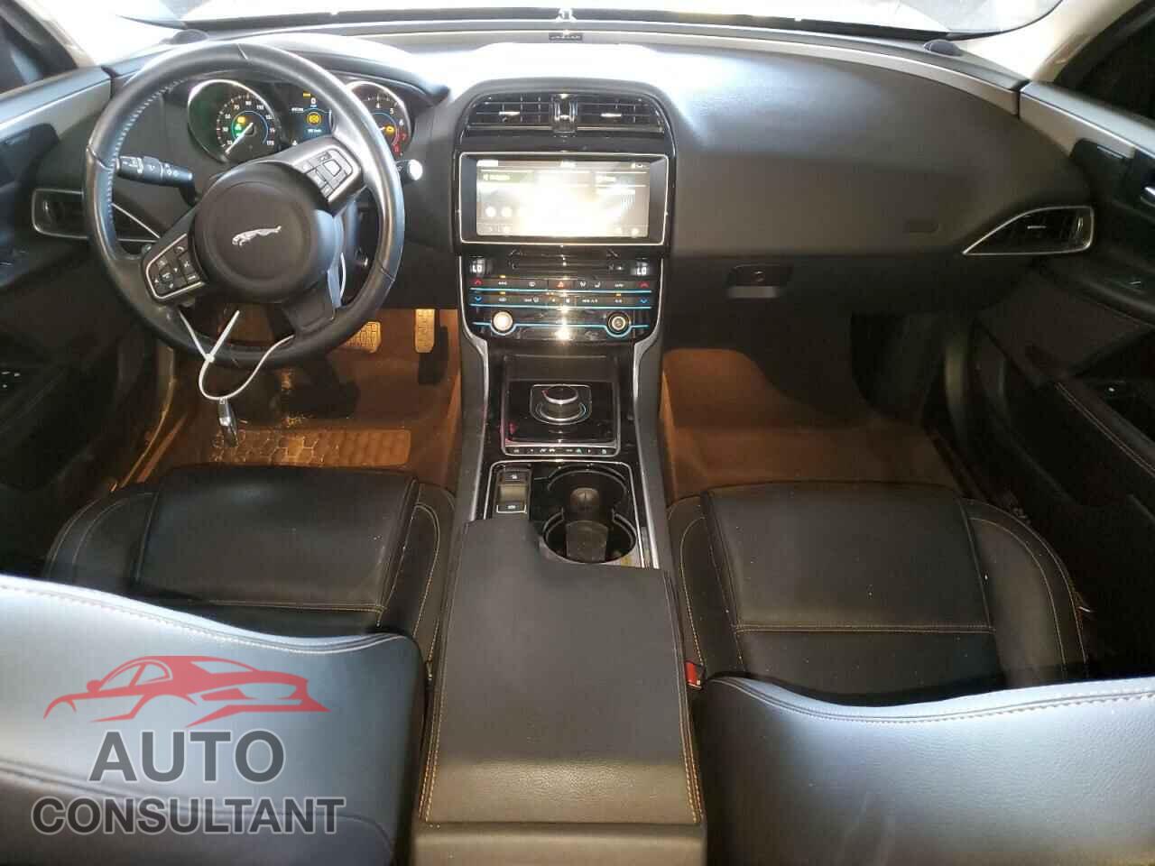 JAGUAR XE 2017 - SAJAE4BV3HA968087