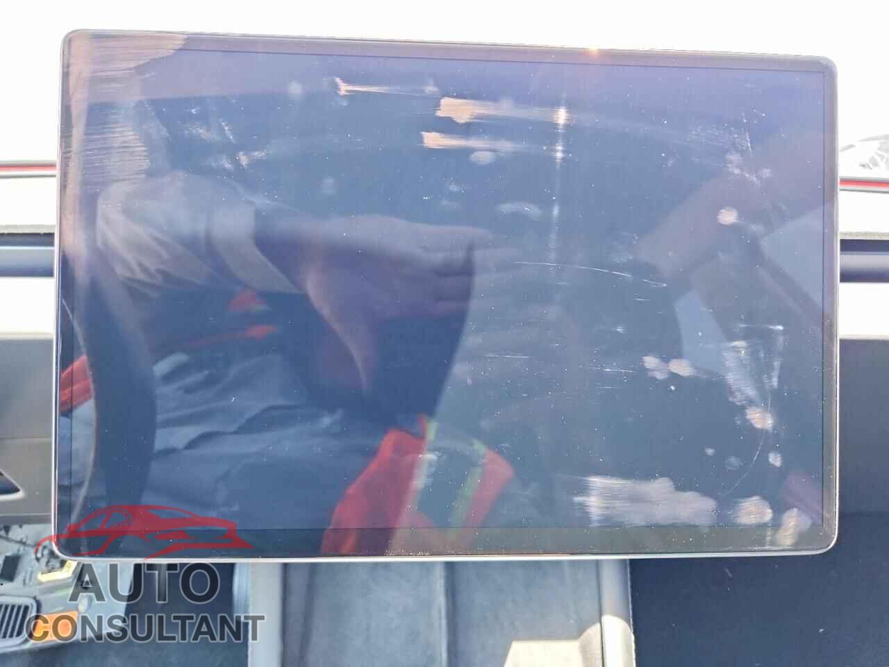 TESLA MODEL 3 2024 - 5YJ3E1EB0RF792809
