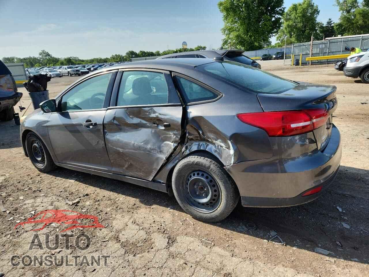 FORD FOCUS 2015 - 1FADP3E26FL219678
