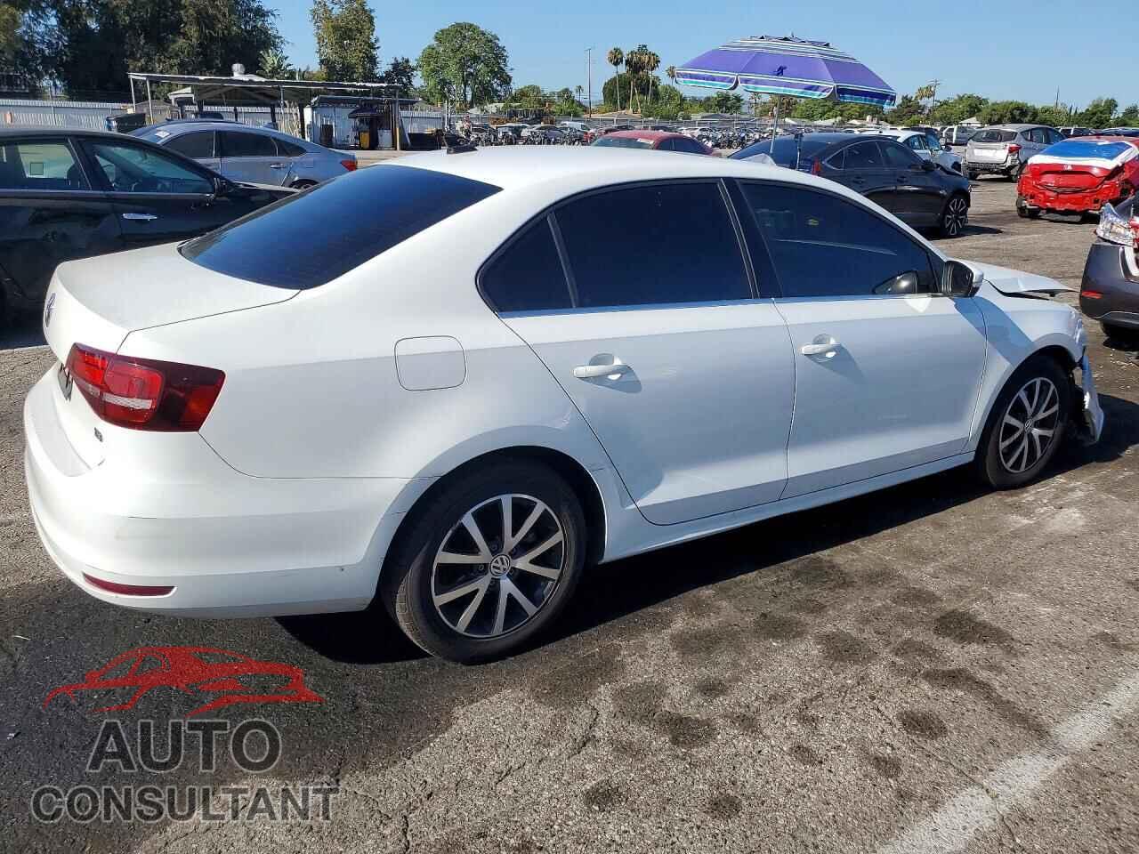 VOLKSWAGEN JETTA 2017 - 3VWDB7AJXHM295741