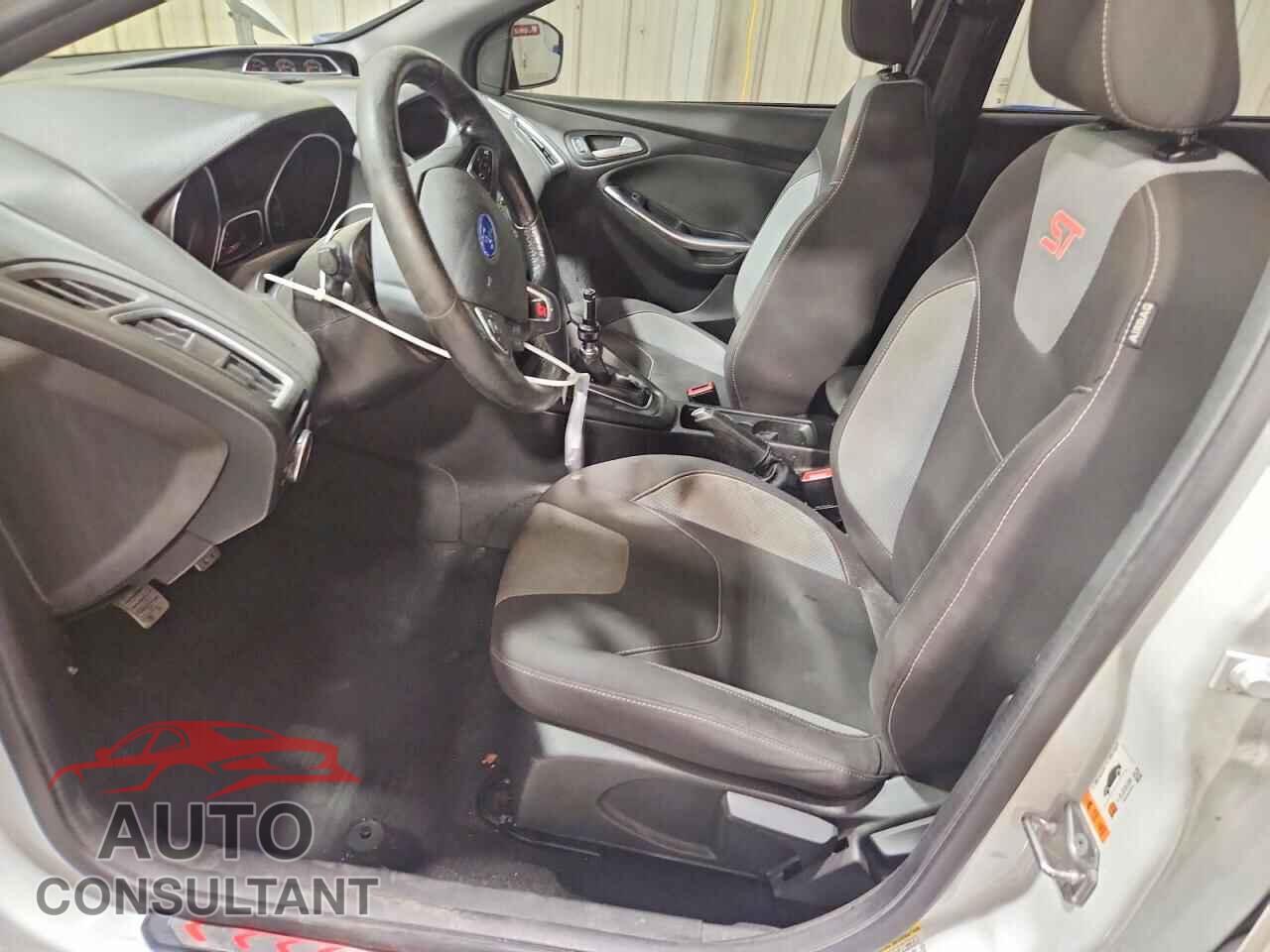 FORD FOCUS 2015 - 1FADP3L90FL304015