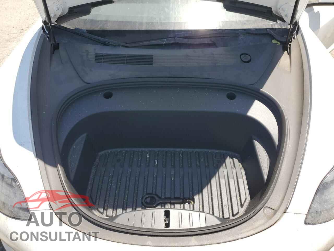 TESLA MODEL 3 2023 - 5YJ3E1EA5PF456741