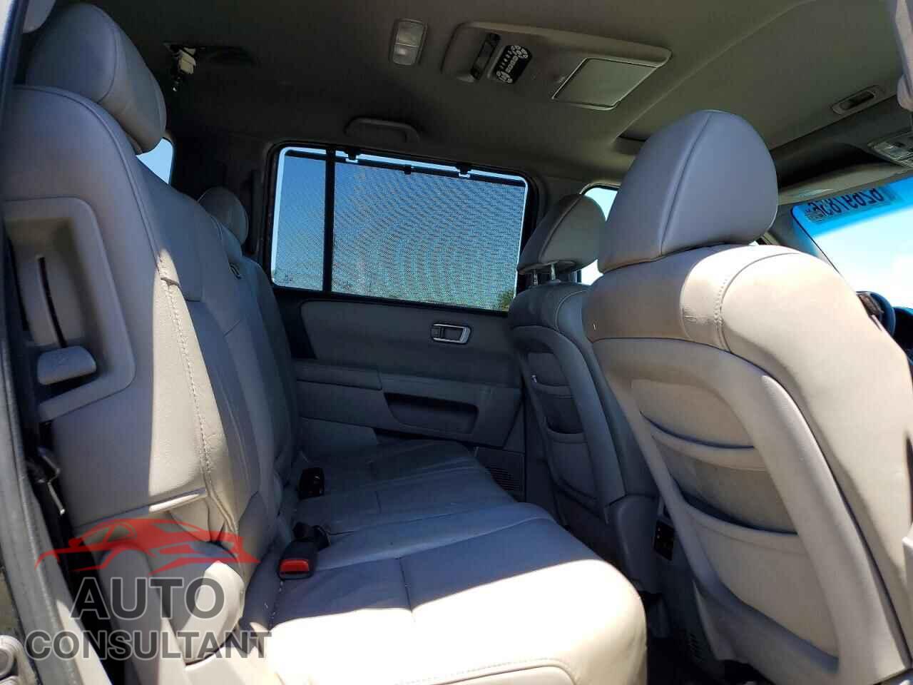 HONDA PILOT 2010 - 5FNYF4H97AB005372