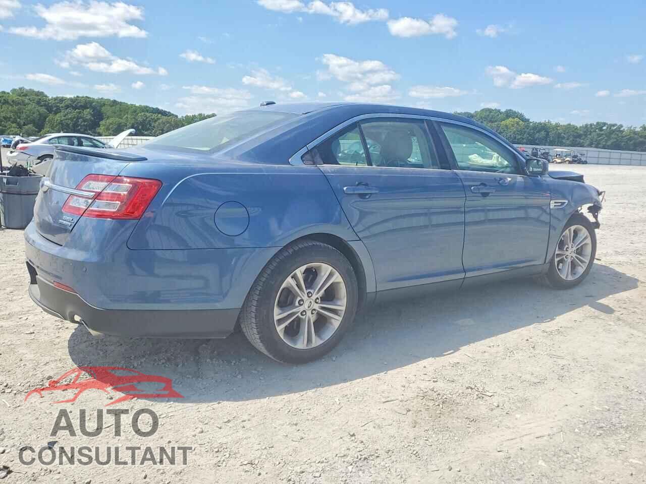 FORD TAURUS 2018 - 1FAHP2E80JG127595