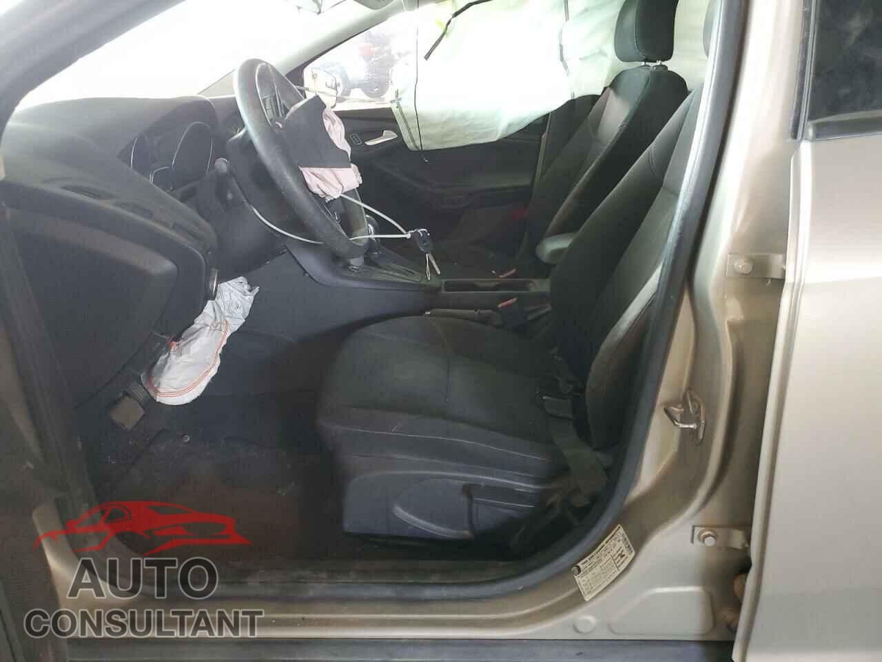 FORD FOCUS 2015 - 1FADP3F20FL341242