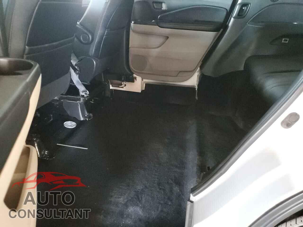 HONDA PILOT 2017 - 5FNYF5H55HB004413