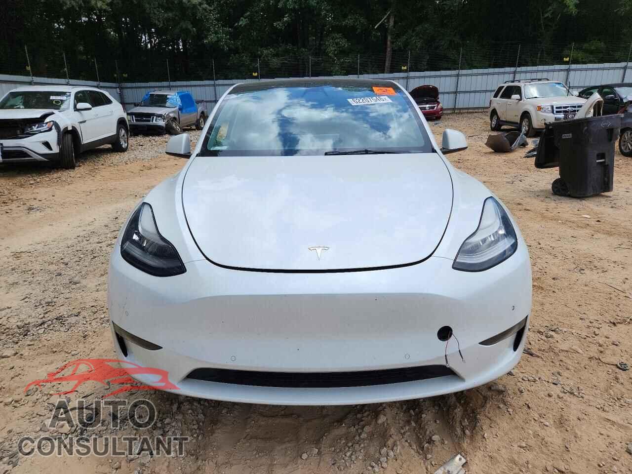 TESLA MODEL Y 2021 - 5YJYGDEEXMF141112