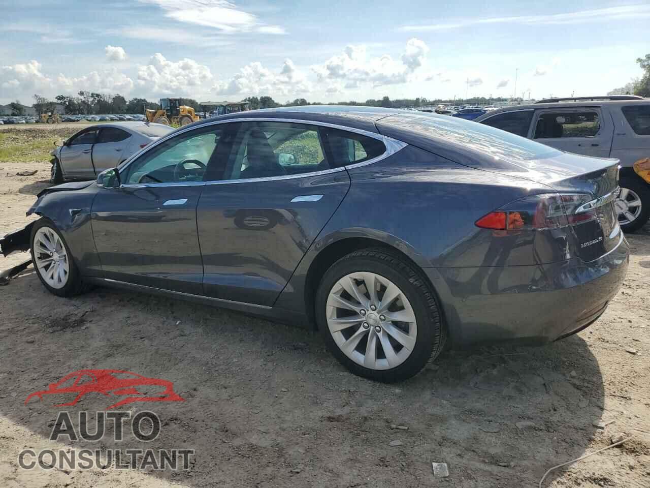 TESLA MODEL S 2018 - 5YJSA1E20JF291155