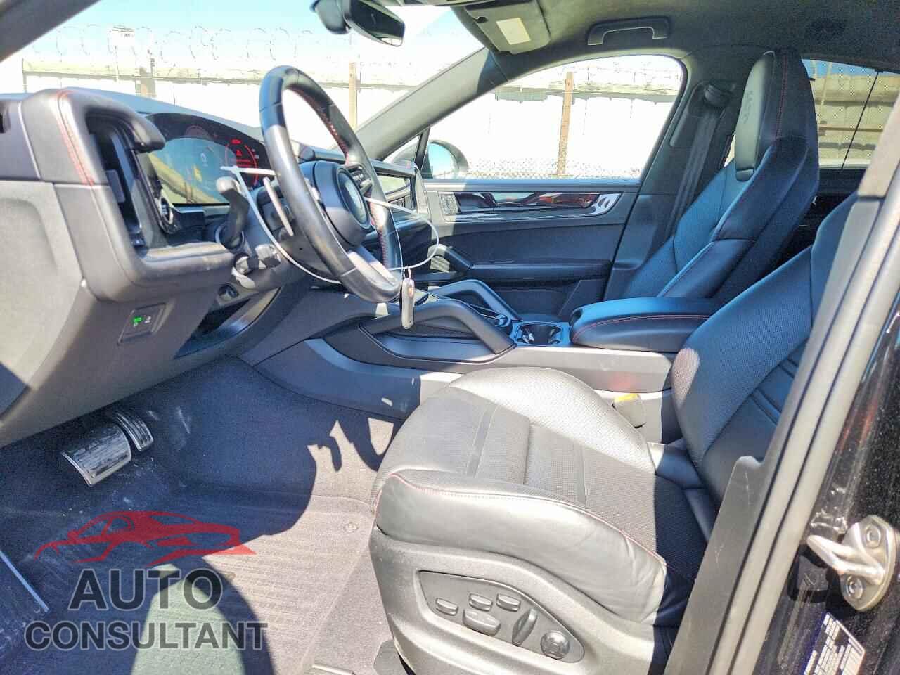 PORSCHE CAYENNE 2024 - WP1BK2AY5RDA72061
