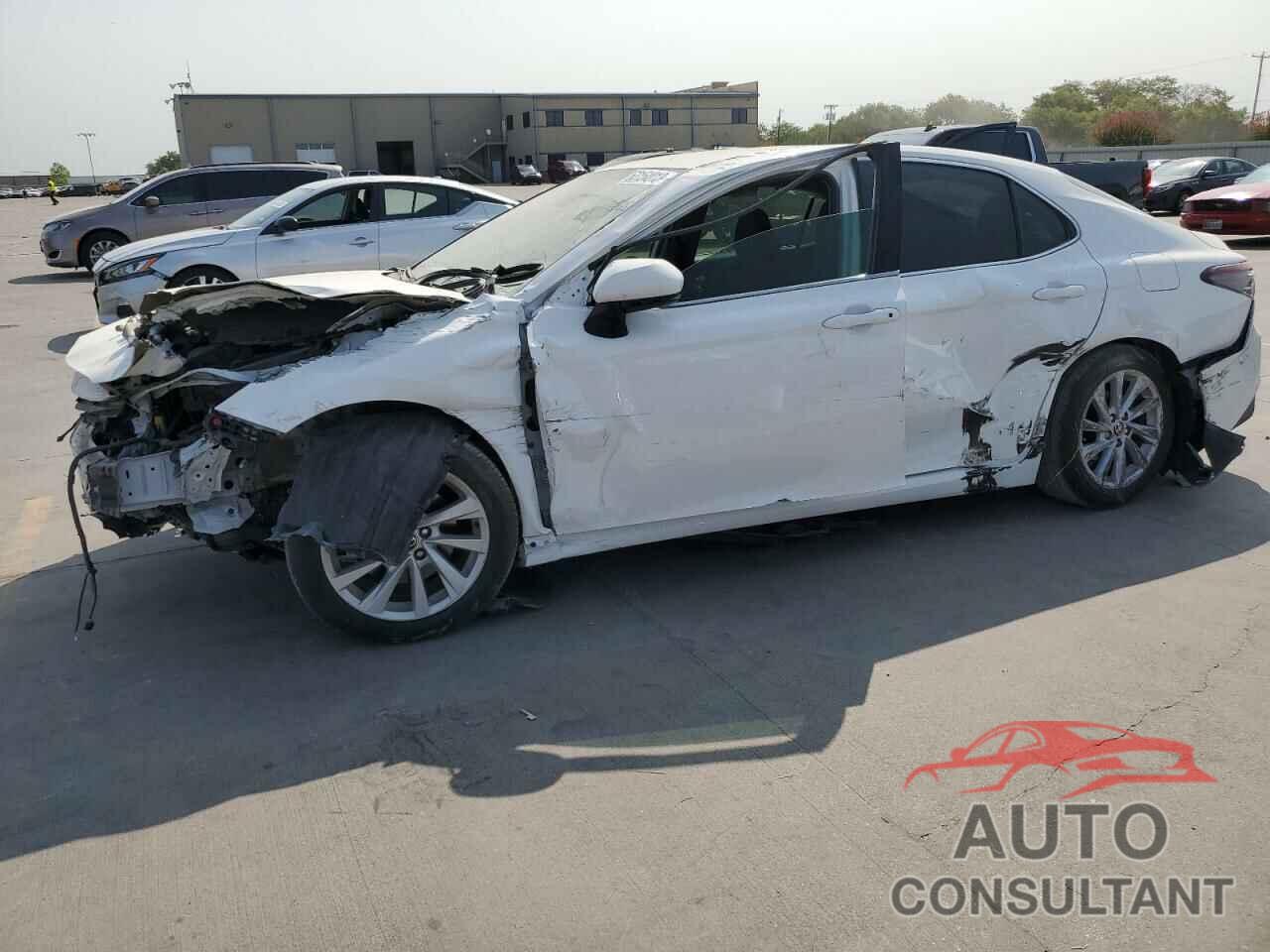 TOYOTA CAMRY 2022 - 4T1R11AK0NU680715