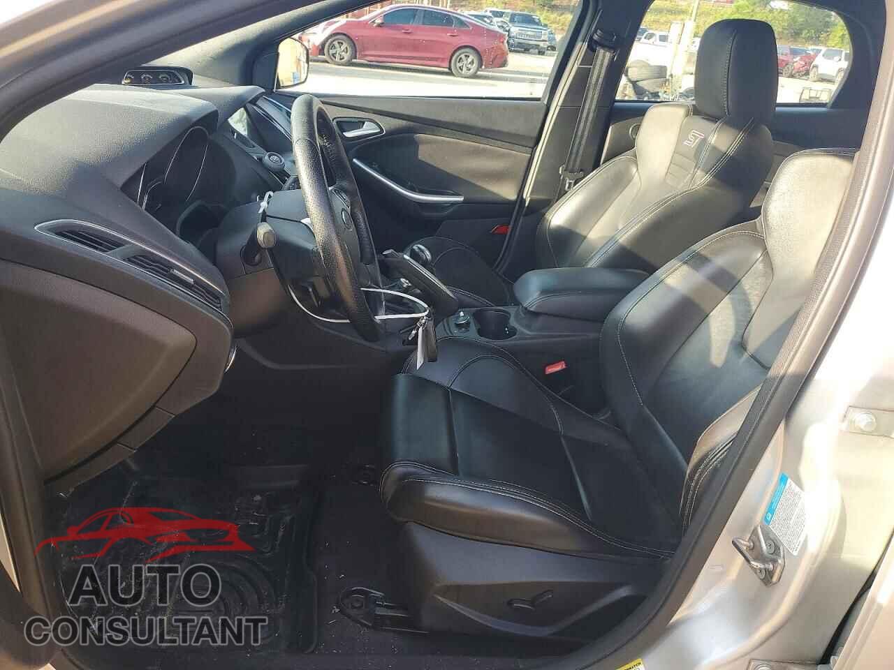 FORD FOCUS 2013 - 1FADP3L90DL288461
