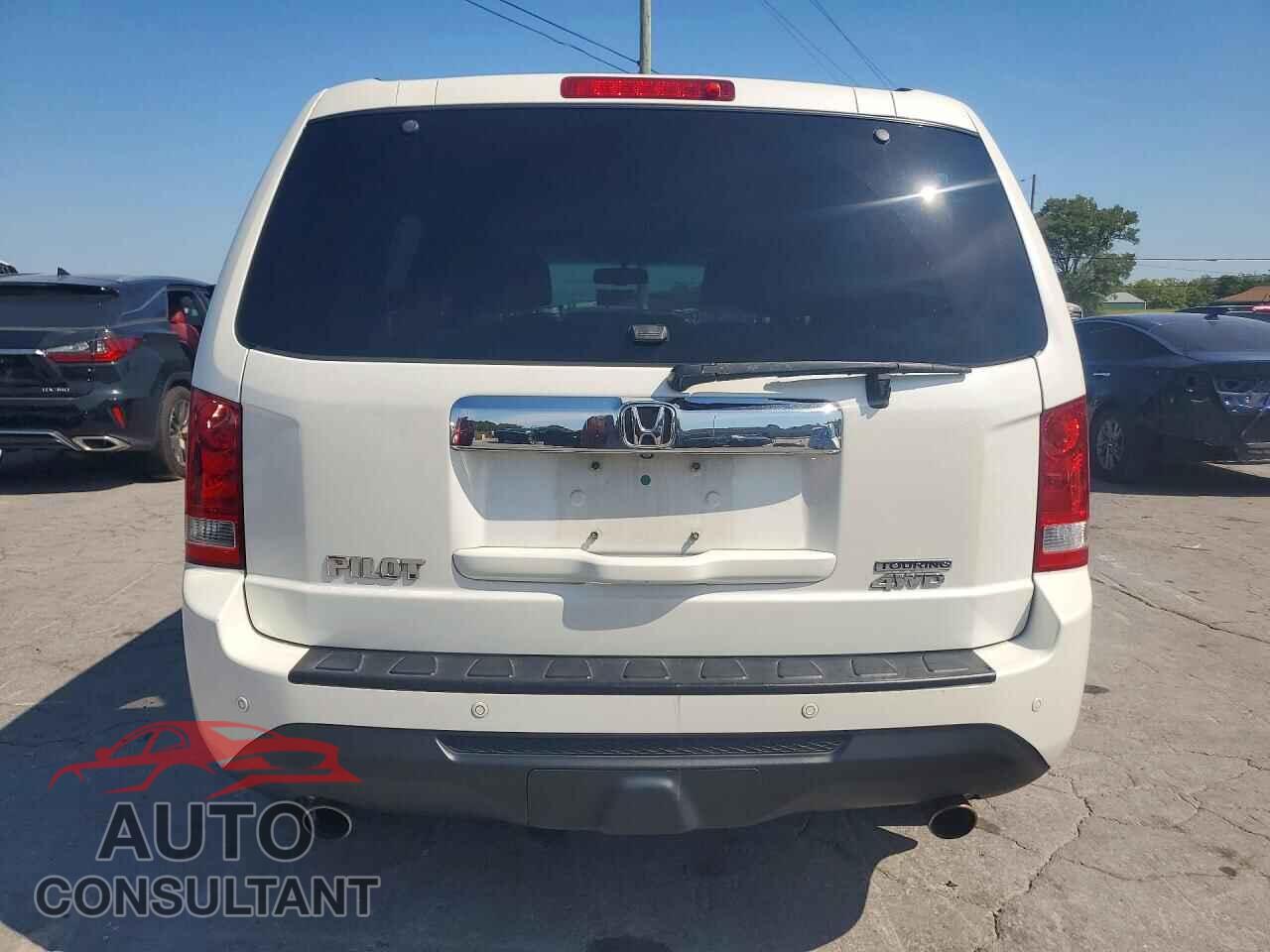 HONDA PILOT 2014 - 5FNYF4H93EB034521