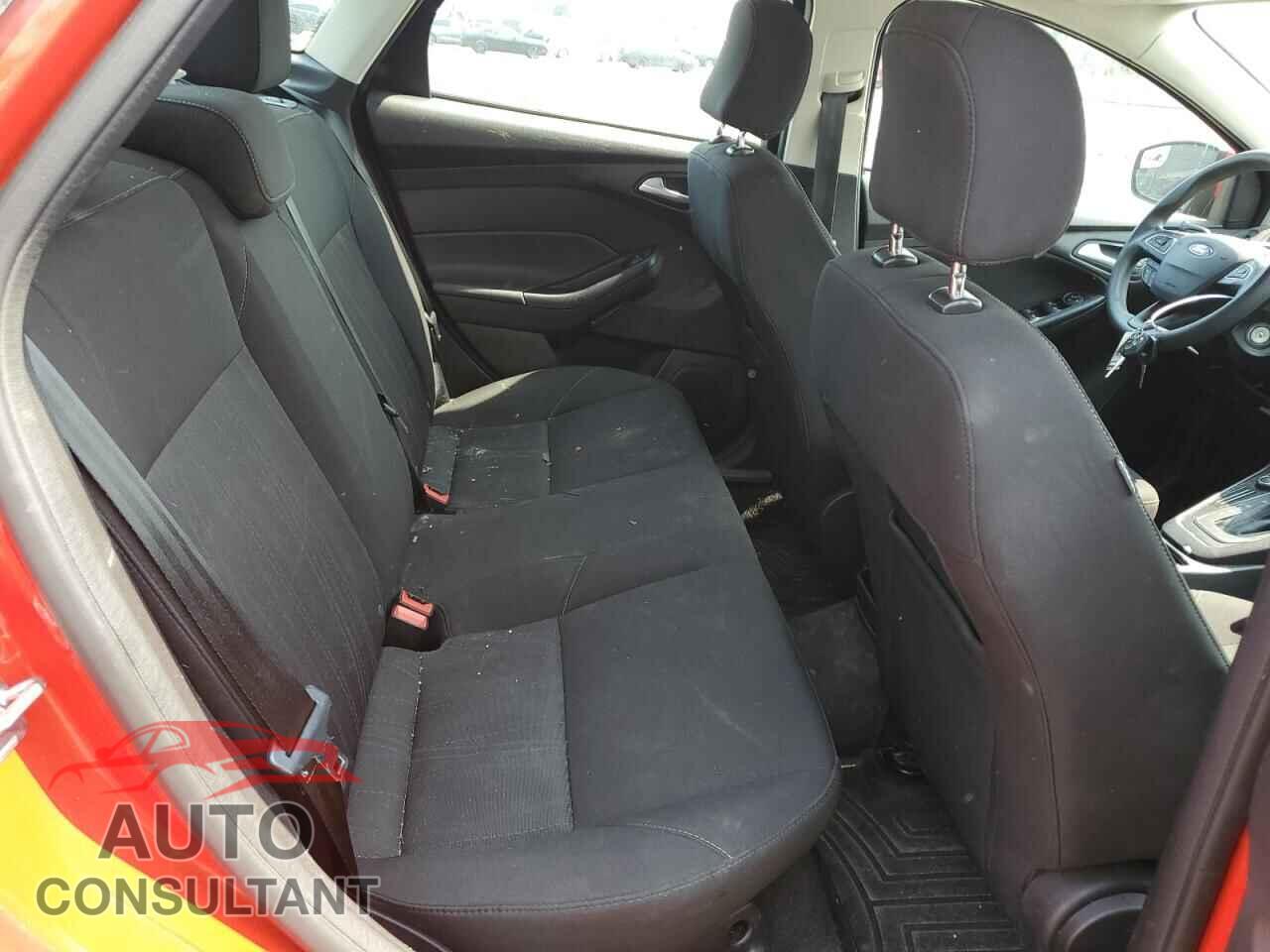 FORD FOCUS 2017 - 1FADP3F20HL299013