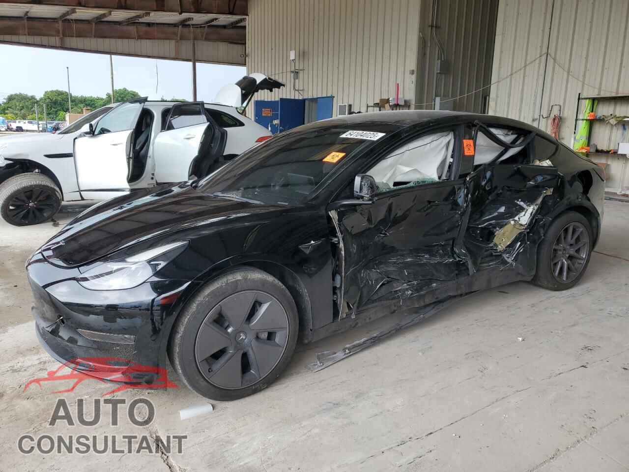 TESLA MODEL 3 2023 - 5YJ3E1EA4PF469884