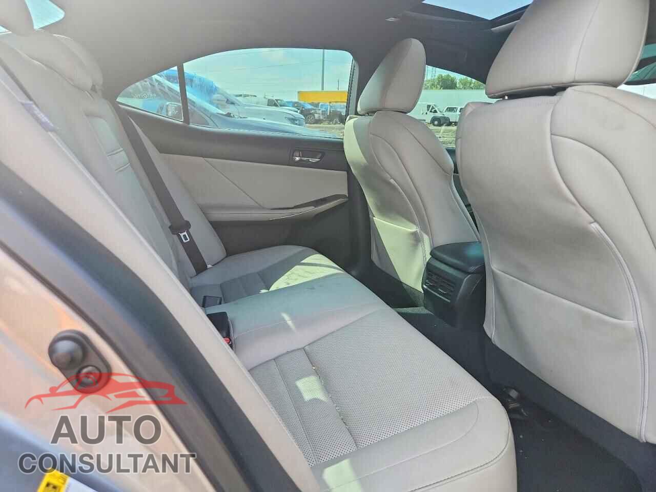 LEXUS IS 2015 - JTHBF1D20F5062811