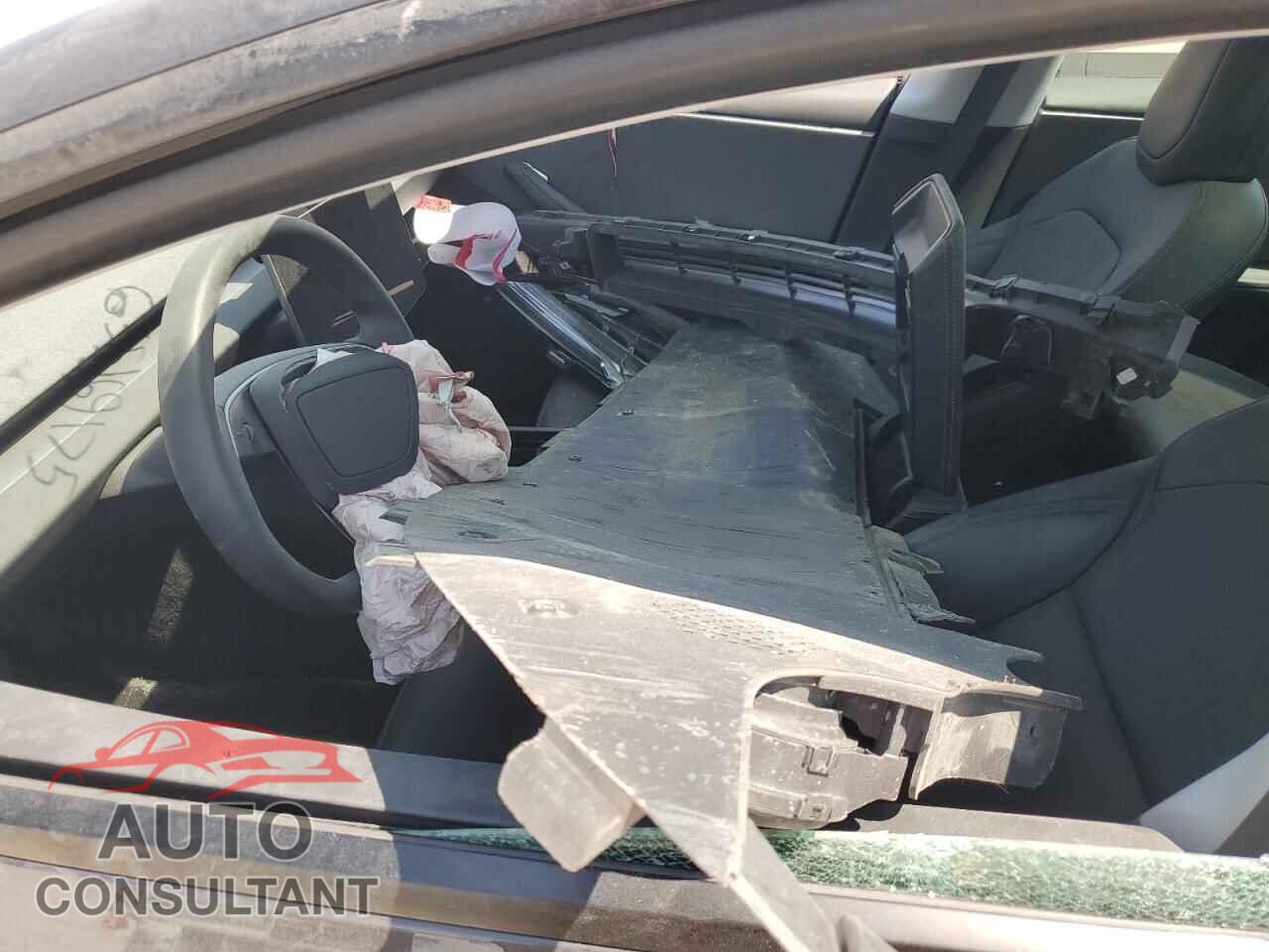 TESLA MODEL 3 2024 - 5YJ3E1EA5RF732127