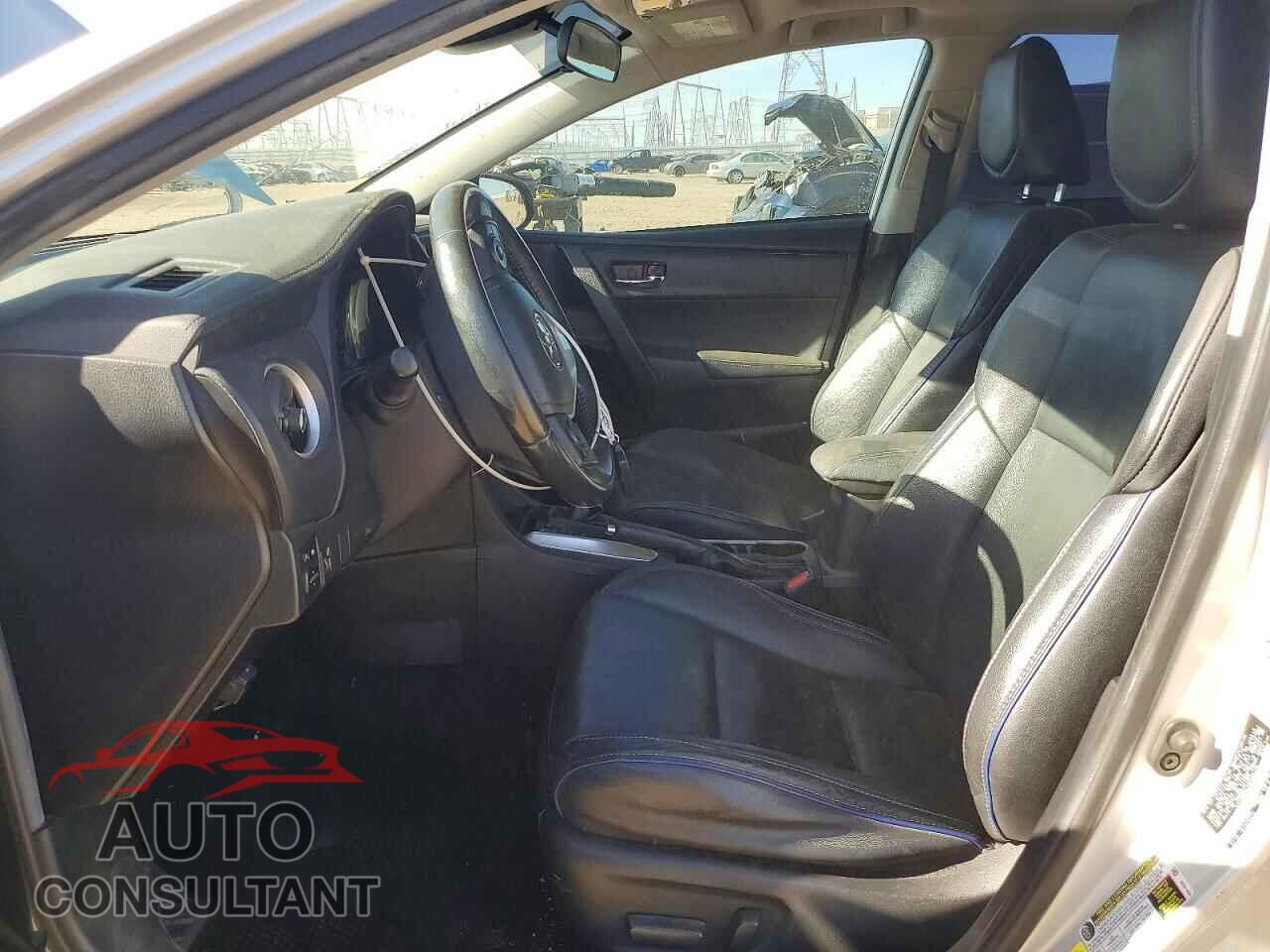 TOYOTA COROLLA 2017 - 5YFBURHEXHP606330