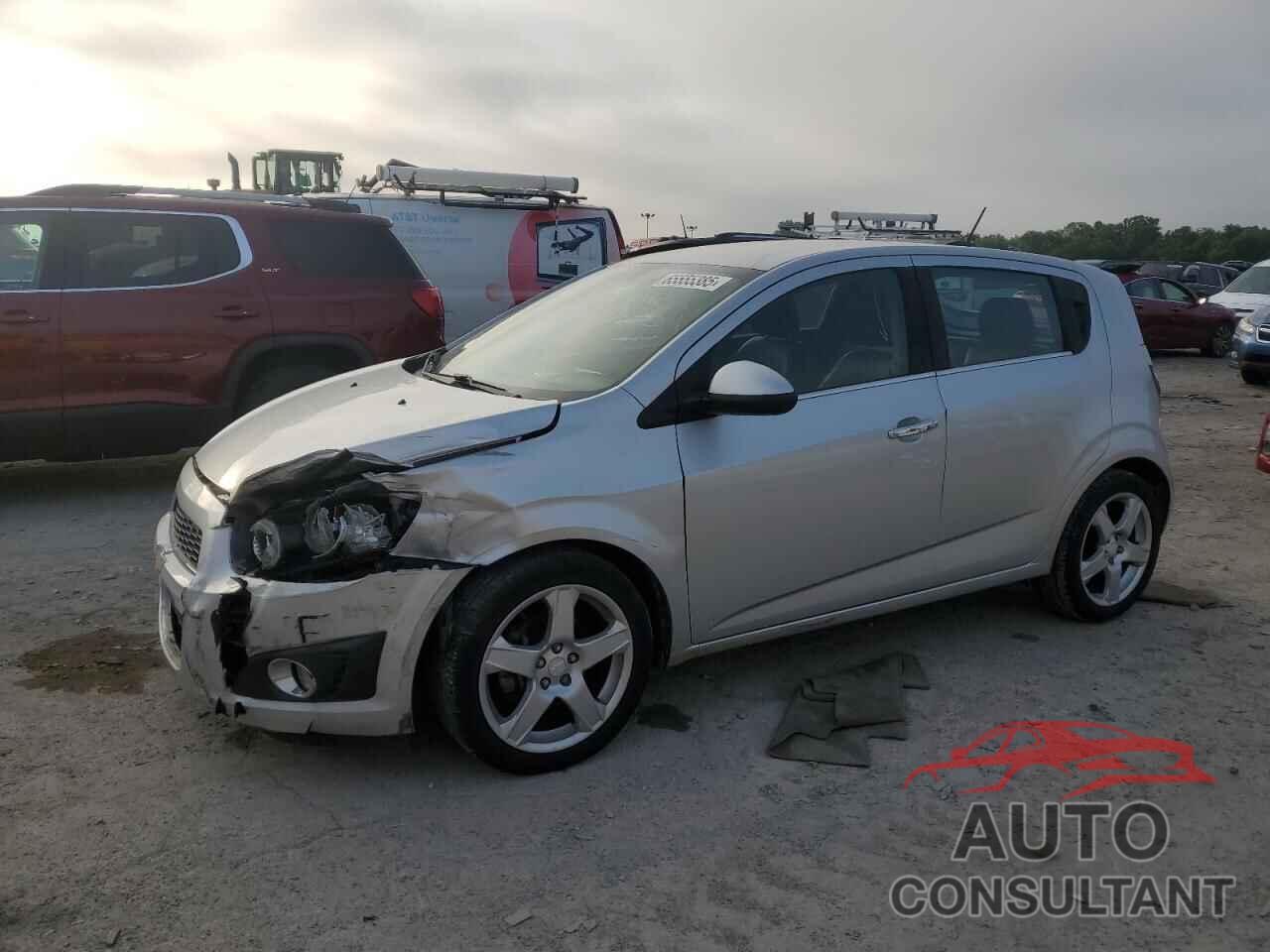 CHEVROLET SONIC 2015 - 1G1JE6SB4F4208996