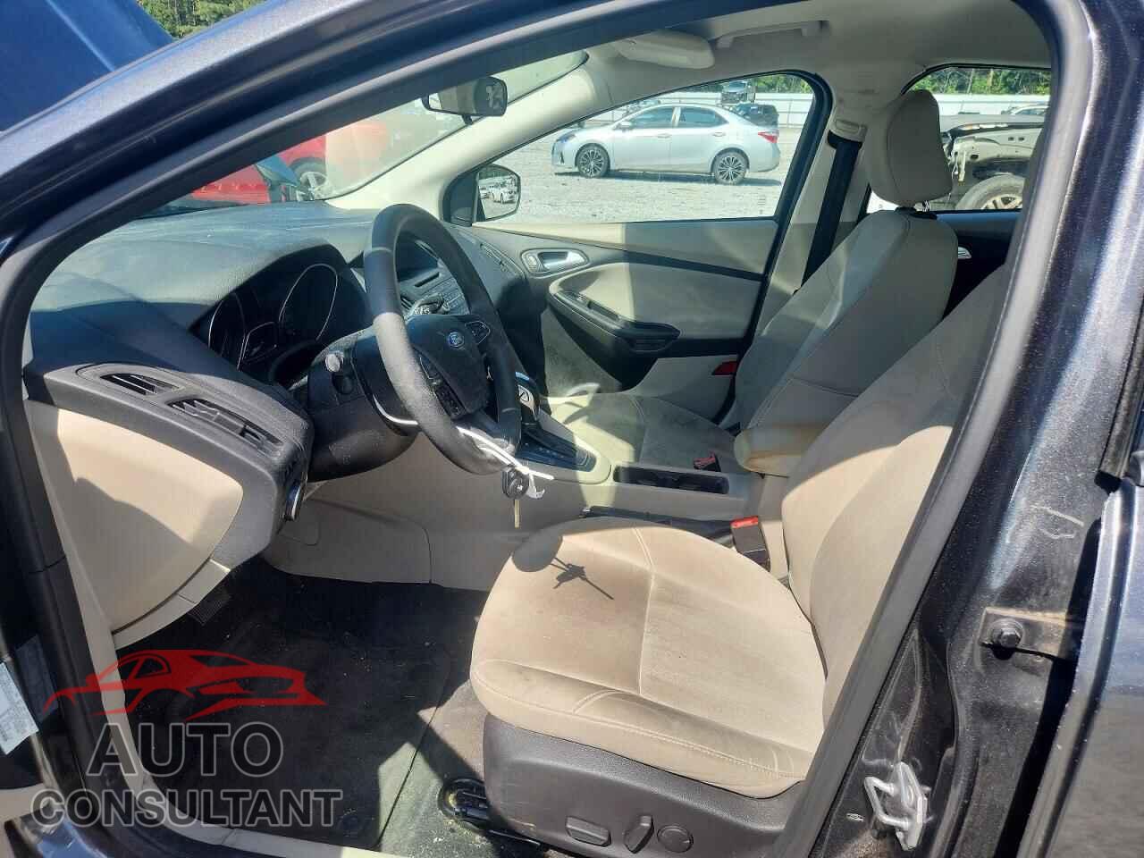 FORD FOCUS 2016 - 1FADP3K25GL371019