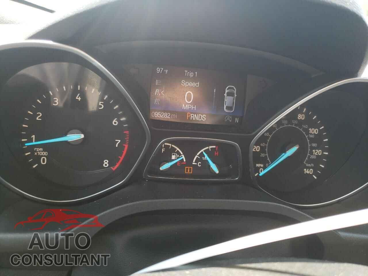 FORD ESCAPE 2017 - 1FMCU9G92HUD99844