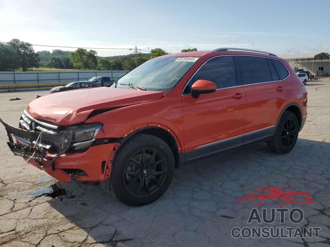 VOLKSWAGEN TIGUAN 2018 - 3VV5B7AX5JM122826