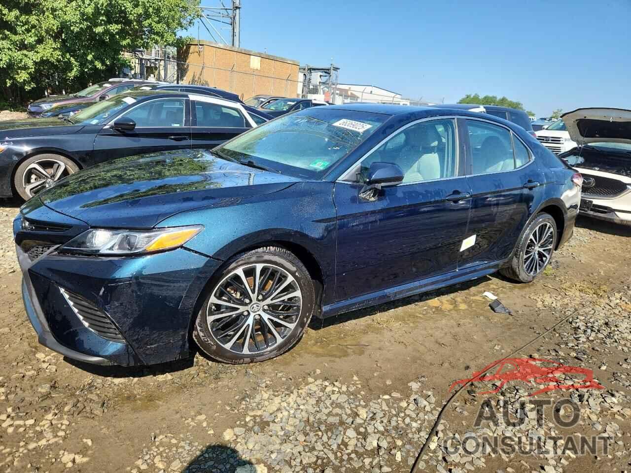 TOYOTA CAMRY 2018 - 4T1B11HK3JU615388