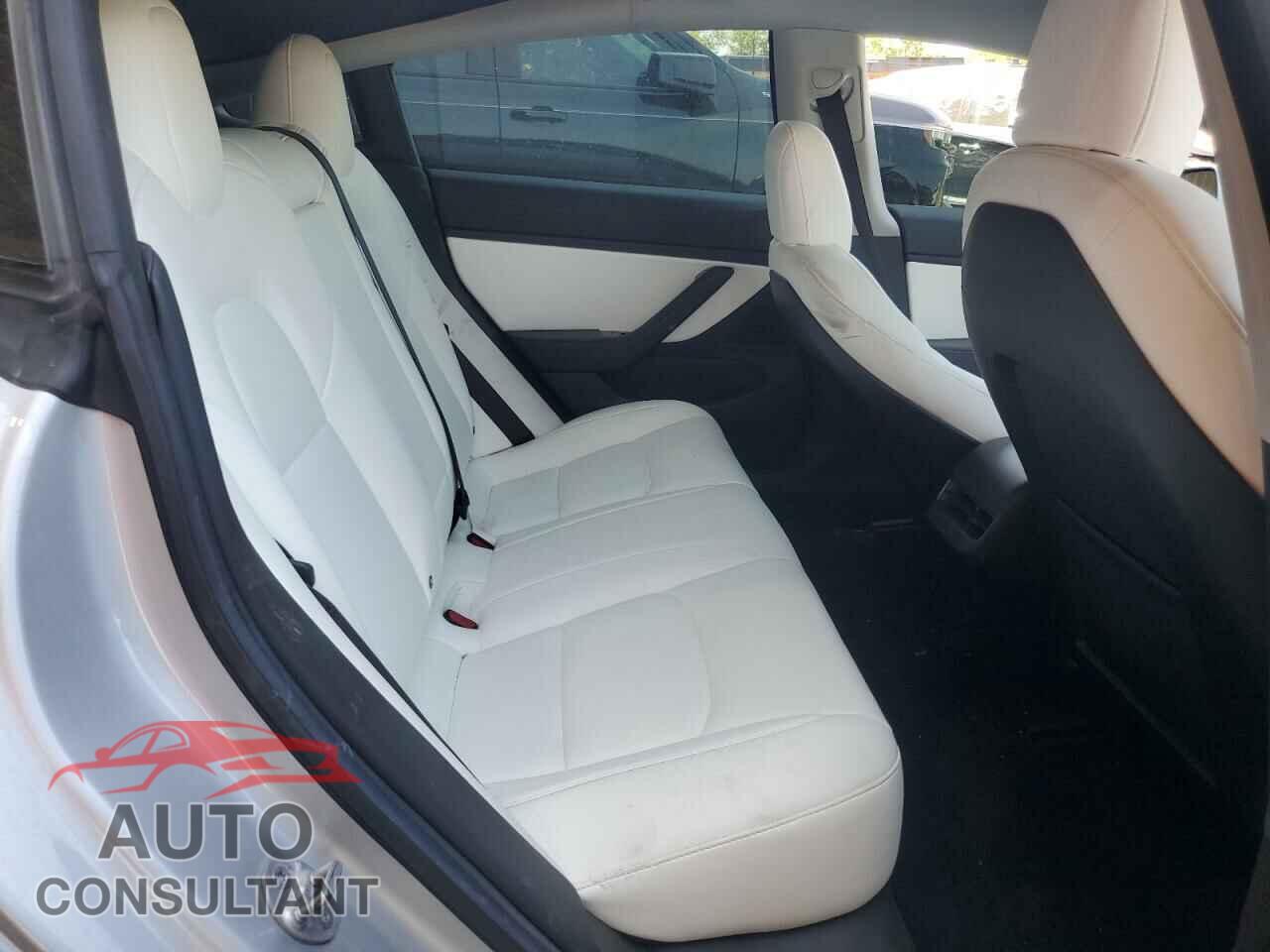 TESLA MODEL 3 2018 - 5YJ3E1EB5JF074838