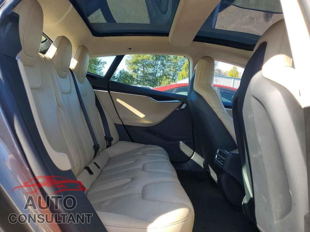 TESLA MODEL S 2015 - 5YJSA1H28FF095144