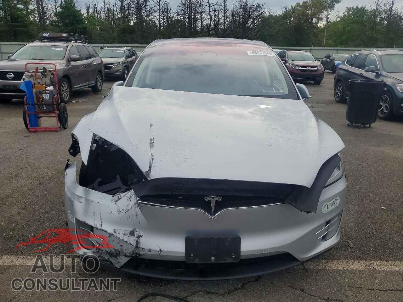 TESLA MODEL X 2017 - 5YJXCDE25HF035640