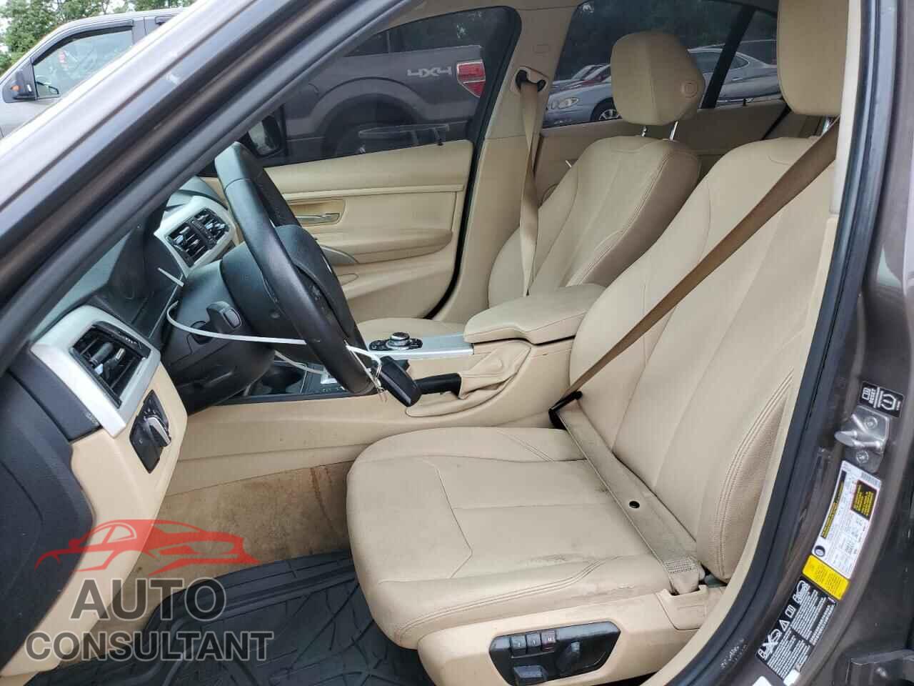 BMW 3 SERIES 2013 - WBA3B5C55DF596430