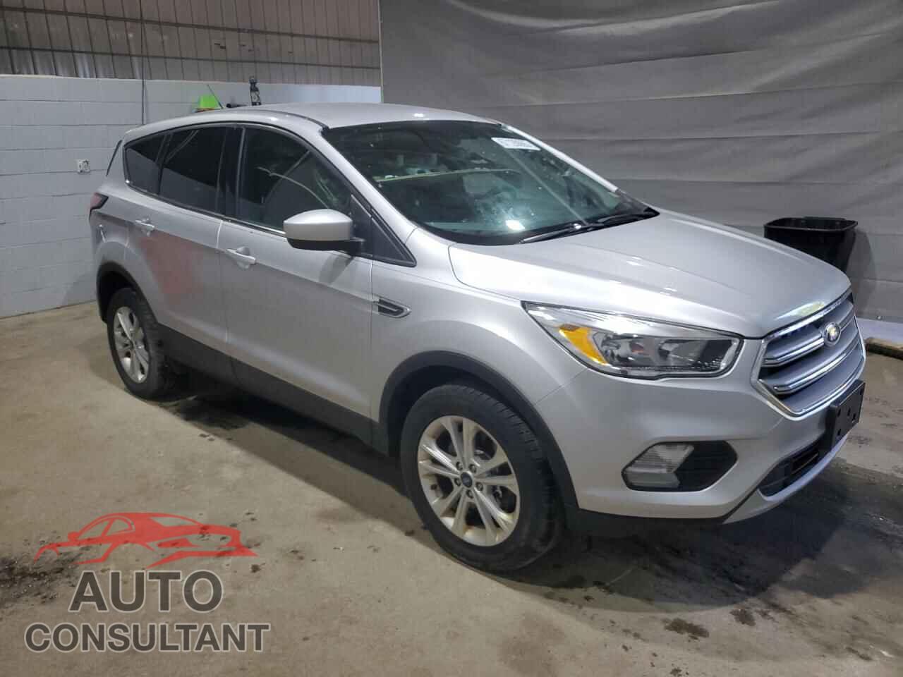 FORD ESCAPE 2017 - 1FMCU9G94HUB71103