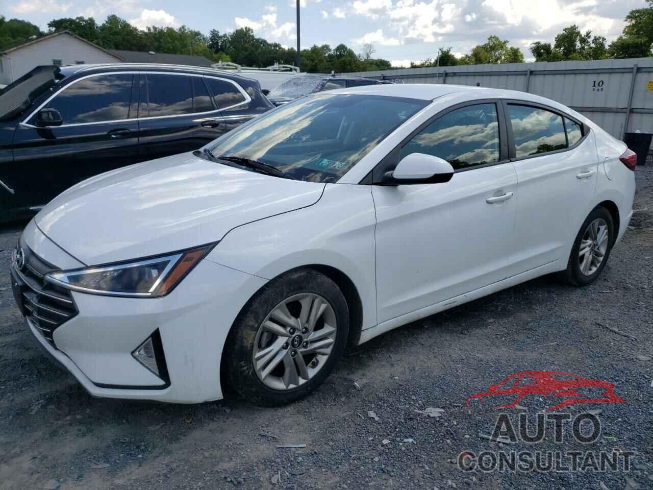 HYUNDAI ELANTRA 2019 - 5NPD84LF5KH490202