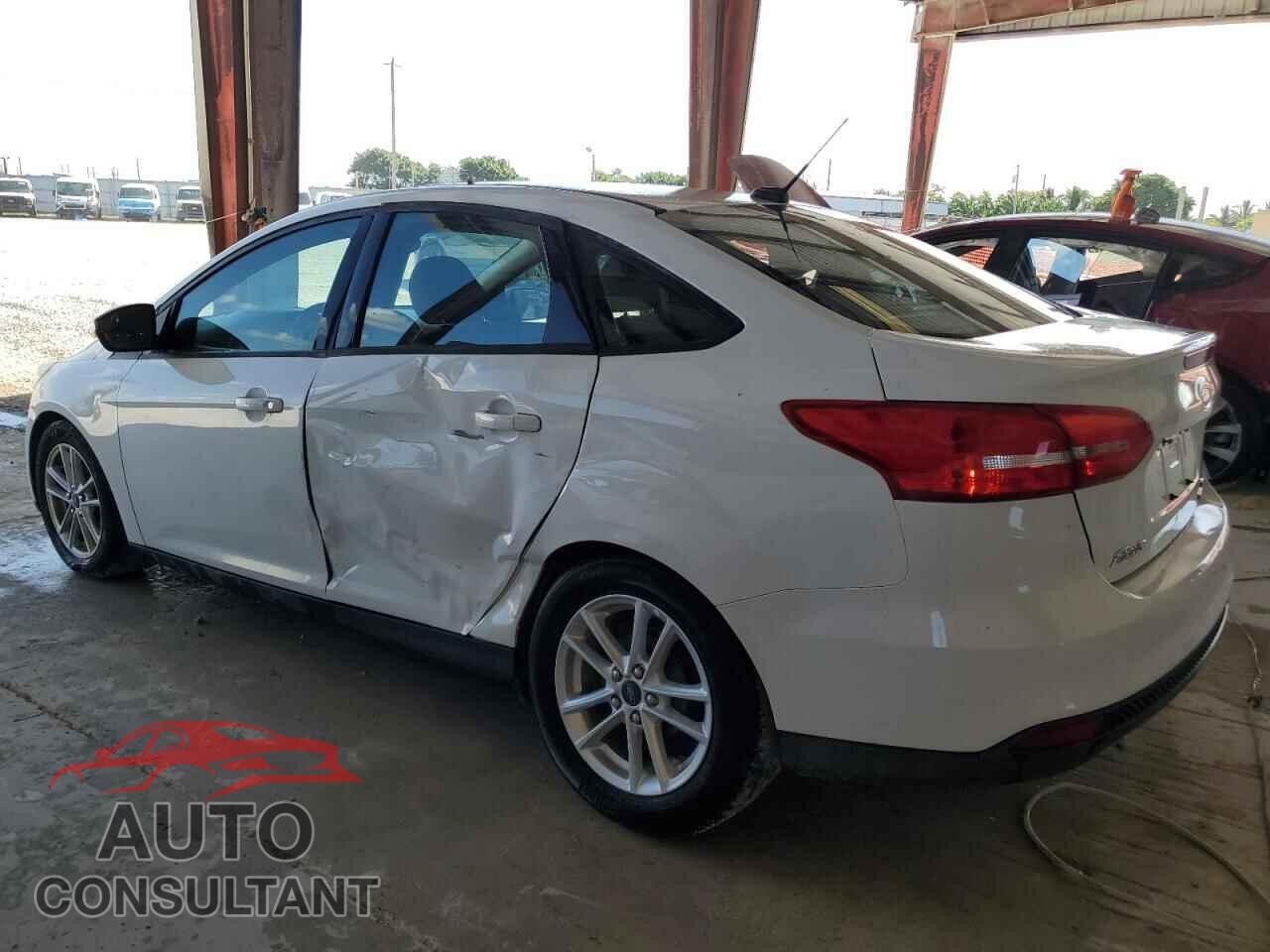 FORD FOCUS 2015 - 1FADP3F29FL342857