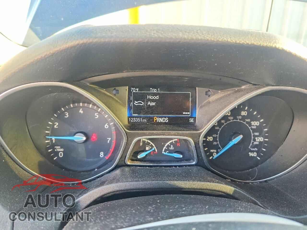 FORD FOCUS 2017 - 1FADP3J21HL253374