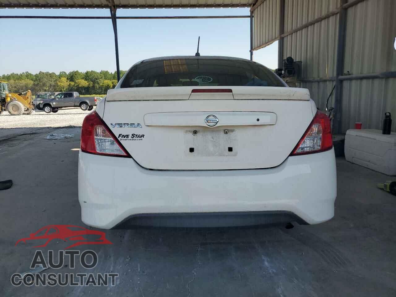 NISSAN VERSA 2017 - 3N1CN7AP3HL818262