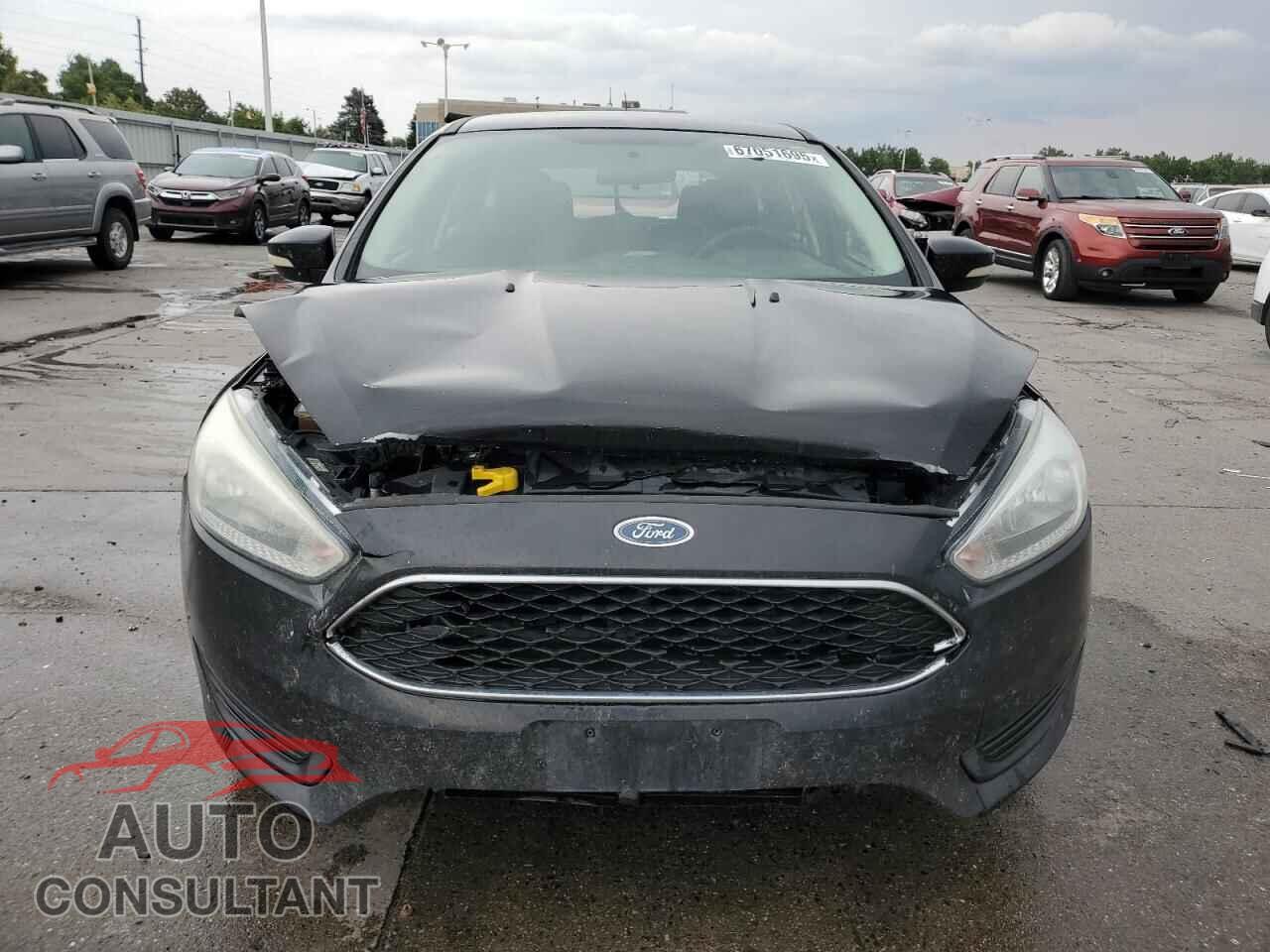 FORD FOCUS 2017 - 1FADP3K28HL247912