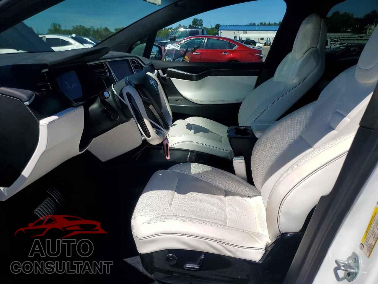 TESLA MODEL X 2016 - 5YJXCAE48GFS00692