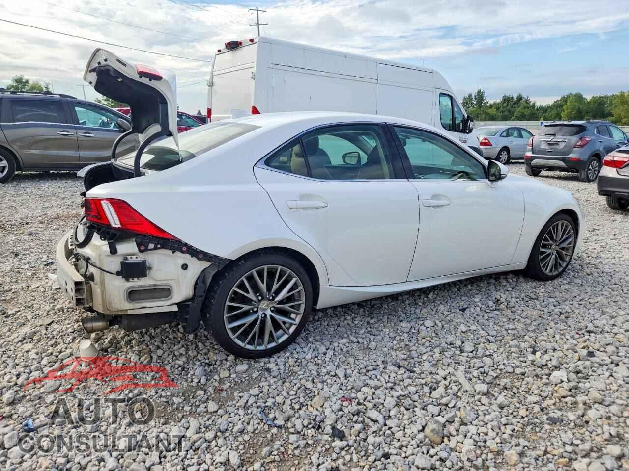 LEXUS IS 2015 - JTHCF1D25F5029582