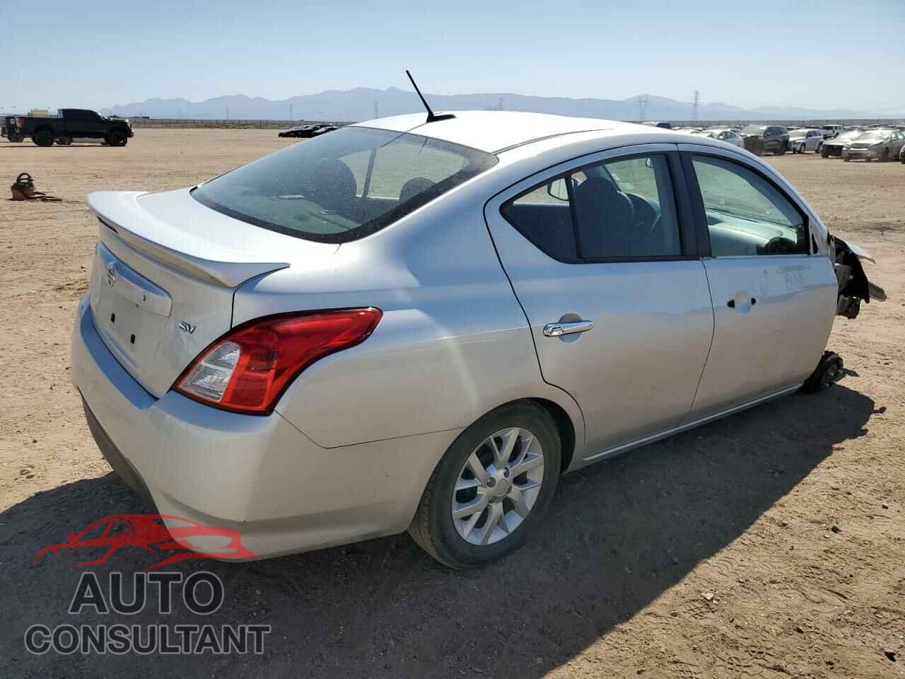 NISSAN VERSA 2018 - 3N1CN7AP5JL808564